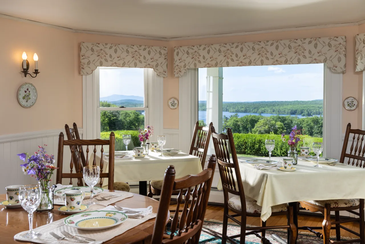 Dining room photo